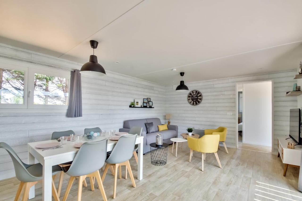 Chalet Pour 8 Dans Residence Avec Piscine Chauffee Бретиньоль-сюр-Мер Экстерьер фото
